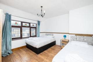 DAGENHAM 3 and 4 BEDROOMS 2BATHS with Parking - Dagenham - 5