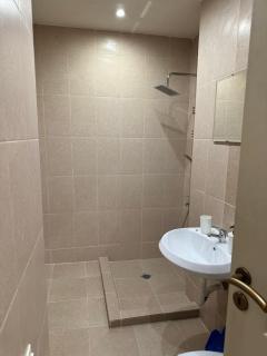 Simple and Affordable Apartment in Bansko with available parking space - Bansko - 7