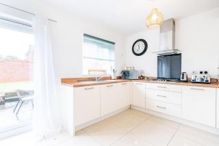 Detached House Newport Free Parking Contractors Long Stay Rates - Newport - 5
