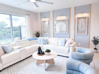 RR7912SD - The Monsters Inc Reunion up to 6 guest - 1