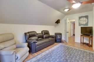 1 Mi to Rainbow Lake Wooded Retreat with Deck! - Lake of the Woods - 7