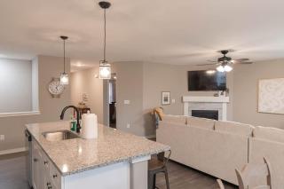 Brand New 2 Bedroom with Office - Loves Park - 2