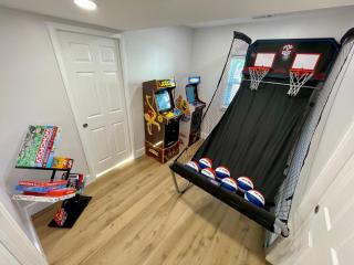 Lake Erie waterfront home with classic game arcade - North East - 7