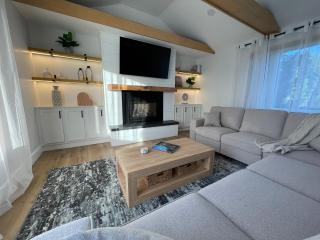 Lake Erie waterfront home with classic game arcade - North East - 4