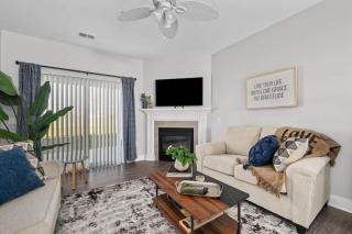 Brand New 2 Bedroom Condo - Bettendorf - 4