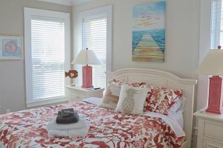 Stay Salty Villa with views of canal and short walk to beach - Sea Breeze - 9