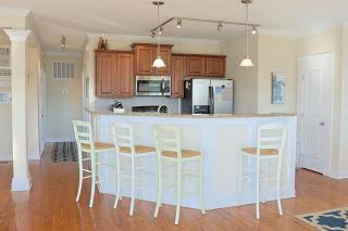 Stay Salty Villa with views of canal and short walk to beach - Sea Breeze - 4