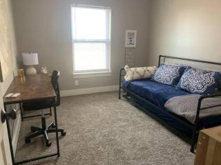 2 Bedroom Condo with Office - Bettendorf - 2