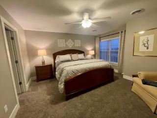 Modern 2 bed condo with office - Bettendorf - 6