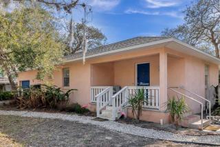 Surfside Beach House Walk2Beach Pet Friendly Family - St. Augustine - 3