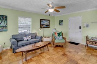 Surfside Beach House Walk2Beach Pet Friendly Family - St. Augustine - 2