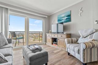Beachfront Pool Resort Condo with Intracoastal View - Daytona Beach - 0