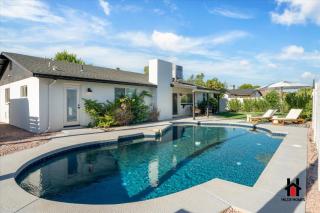 Prime Location Private Pool Hot Tub BBQ Area Office! - 3