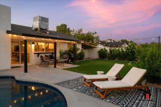 Prime Location Private Pool Hot Tub BBQ Area Office! - 4