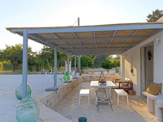 Trulli Fortunato private, heated swimming pool - 2