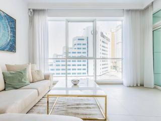 Seaside Elegance-1BR-Al Bateen-Private Beach Access - Dubai - 4