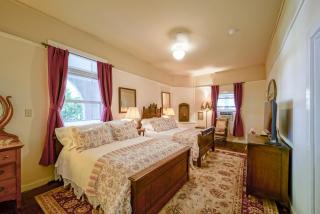 Weaverville Hotel - 9