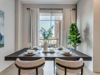 Luxury Highrise in West Village - Dallas - 8