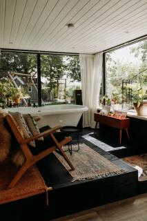 Familie Buitenhuys Cozy Cottage with bathtub, sauna, play elements and big garden - Schaijk - 2