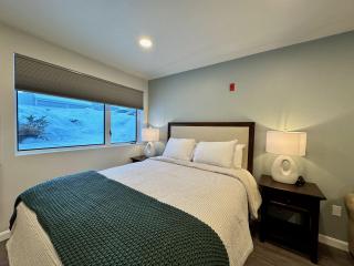 The Suites Next Door - Studio at Killington Resort on the Bus Route - Summer Pool - 531 - 2