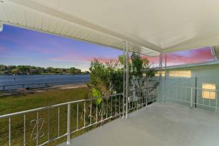 Riverside Retreat Waterfront, Fishing, Parks Music - 0