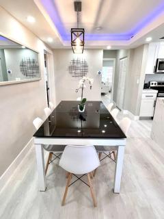 1 Block from the Beach 2BR 2BA Newly Renovated - 4