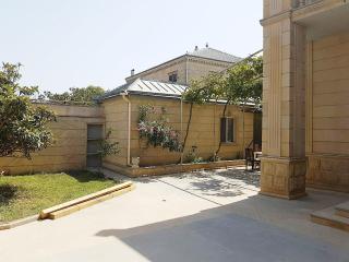 Stone Villa - Bakoe - 9