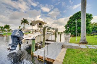 3 Mi to Yacht Club Beach Family Escape with Dock! - 9