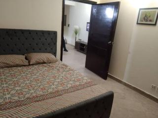 Luxurious 2 Bed Family Entire Apartment with All Amenities - Islamabad - 3