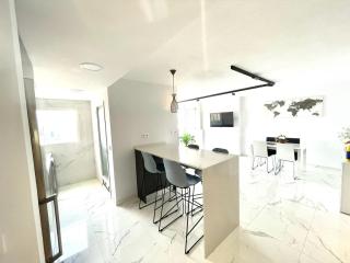 Moderno y amplio apartamento en Rincón de Loix - Benidorm - 3