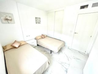 Moderno y amplio apartamento en Rincón de Loix - Benidorm - 1