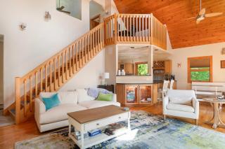 Lakefront-Hot Tub Gym Kayaks Paddleboards - 1