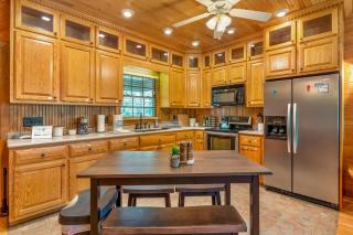 The Cozy Cabin on Lake Gaston - Bracey - 3