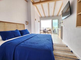 Mediterranean Loft - 9