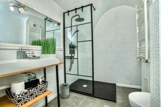 Old Town Charm Loft - 4