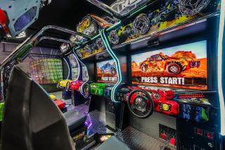 Breakfast Club 100K Game Room - Indio - 8