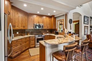 Chamonix 47, Snowmass Ski-In Ski-Out Condo with Shared Pool, Hot Tub &Gym - 6
