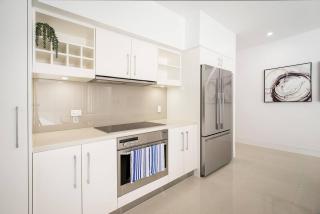 'Dee-Ell Place' A Beachside Entertainer's Dream - Gold Coast - 3