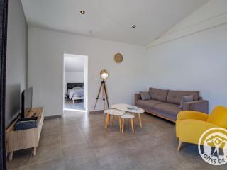 Gîte Moderne et Confortable Proche Cholet, Nantes et Puy du Fou, avec Terrasse et Près d'un Étang - FR-1-622-43 - - 2