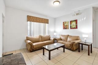 Huge Screened Patio That Overlooks Lake Buck, Near Famous Attractions!! - Orlando - 1