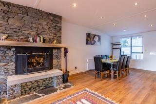 Spacious Central Executive 4 Bedroom Apartment - 2