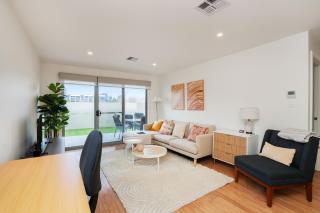 Ground Level 1-Bed: Courtyard & Alfresco Dining - Weston Creek - 3