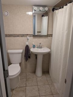 Brighton Apartment Sleeps 3 - Steps to Bus Line - Boston - 3