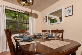 Big Papaws Place - 2