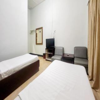 RedDoorz Syariah Near Pelabuhan Sri Bintan Pura Tanjungpinang - Tanjung Pinang - 6
