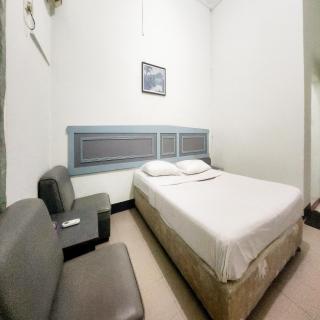 RedDoorz Syariah Near Pelabuhan Sri Bintan Pura Tanjungpinang - Tanjung Pinang - 9