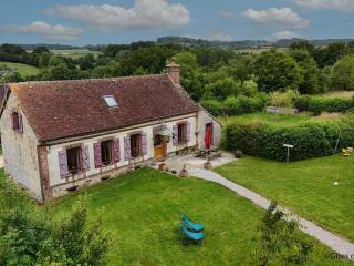 Charmante longère avec grand jardin, cheminée, Wi-Fi et animaux, tout inclus près du Perche - FR-1-497-216 - Saint-Martin-des-Pézérits - 0