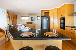 Ocean Views , Spacious House , Pet Friendly - 4