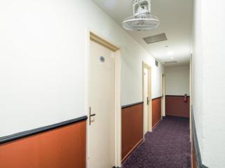 Meriton Hotel - 6