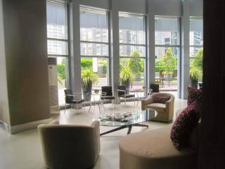Avant at the Fort BGC 1BR Flr to Ceiling Cor Unit with Great View - Manila - 1